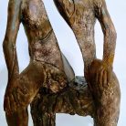 Hombre medio sentado 1